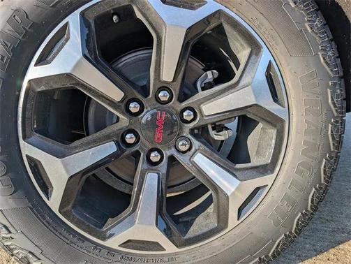 2025 GMC Yukon 4WD AT4
