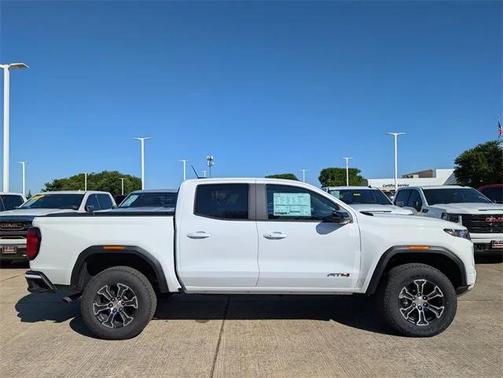 2025 GMC Canyon Base