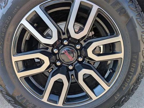 2023 GMC Yukon 4WD AT4