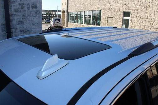 White Frost Tricoat 2020 GMC Yukon Denali