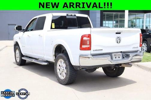 Bright White Clearcoat 2019 RAM 2500 Laramie Crew Cab 4x4 6'4' Box