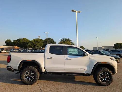 2025 GMC Canyon Base