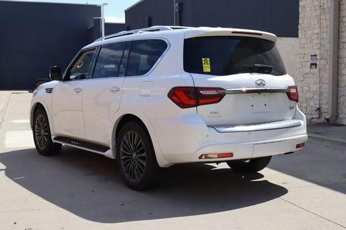 2023 INFINITI QX80 Premium Select