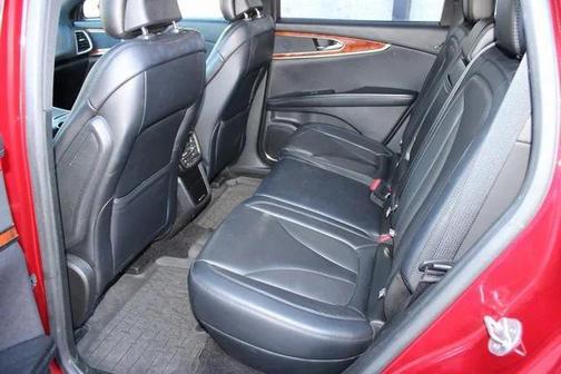 2019 Lincoln Nautilus Select