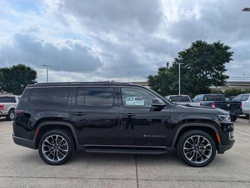 Diamond Black Crystal Pearlcoat 2022 Jeep Wagoneer Series II 4x4