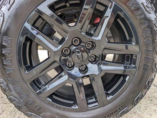 Sterling Gray Metallic 2025 Chevrolet Silverado 1500 LT Trail Boss