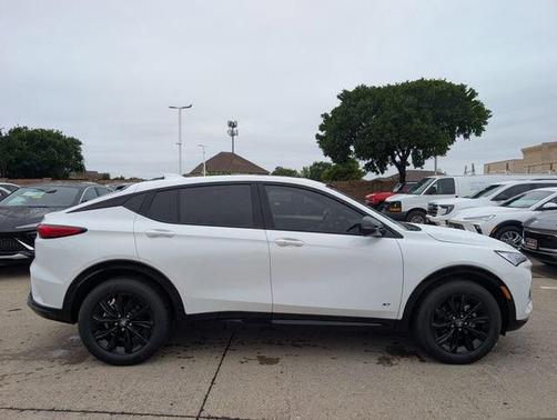 Summit White 2026 Buick Envista Sport Touring FWD