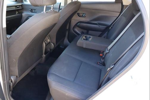 Atlas White 2025 Hyundai KONA SEL