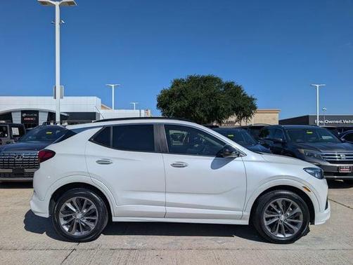 White Frost Tricoat 2020 Buick Encore GX Select