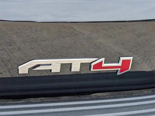 2025 GMC Yukon XL 4WD AT4
