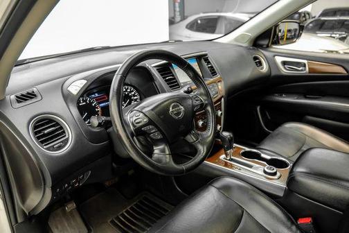 2017 Nissan Pathfinder Platinum