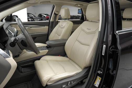 2017 Cadillac XT5 Premium Luxury