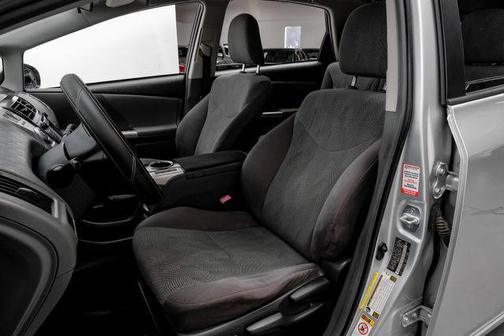 2013 Toyota Prius v Five