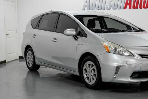 2013 Toyota Prius v Five