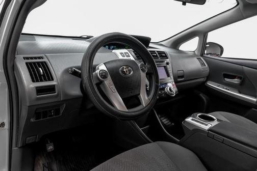 2013 Toyota Prius v Five