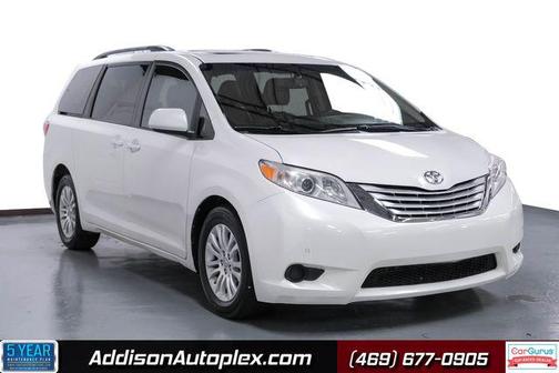 2017 Toyota Sienna XLE