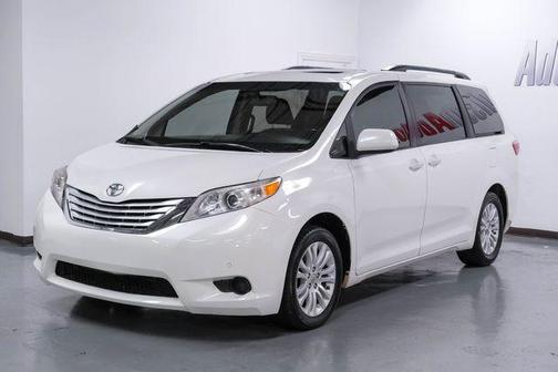 2017 Toyota Sienna XLE