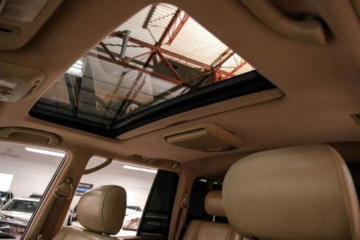 2004 Lexus LX 470 Base