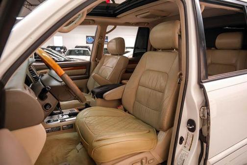 2004 Lexus LX 470 Base