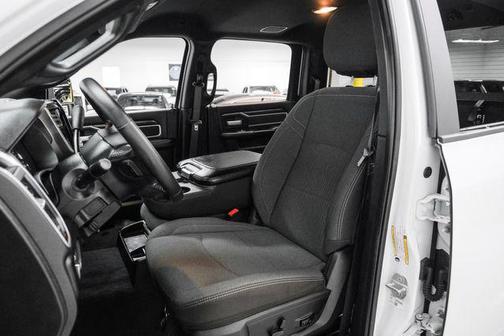 2024 RAM 3500 Big Horn Crew Cab 4x4 8' Box