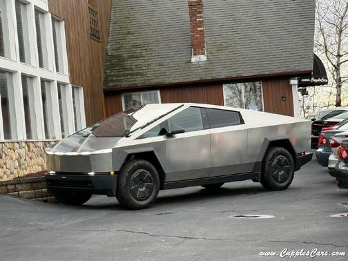 2025 Tesla Cybertruck Base