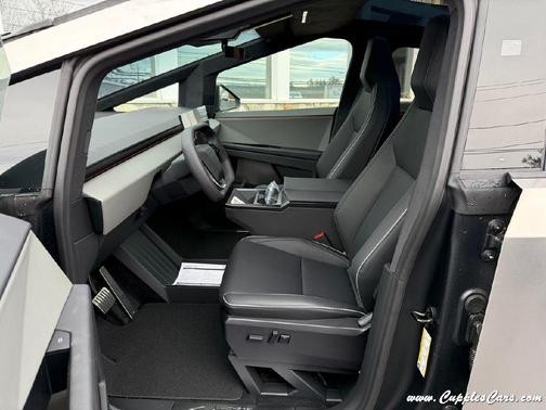 2025 Tesla Cybertruck Base
