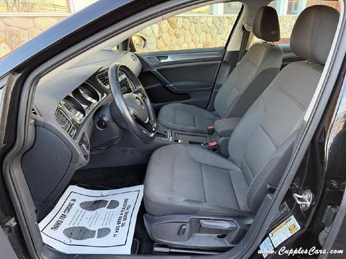 2019 Volkswagen e-Golf SE