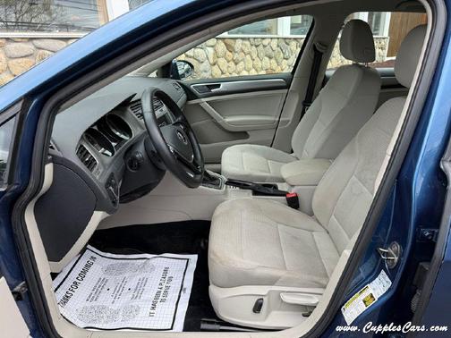 2016 Volkswagen Golf TSI S 4-Door