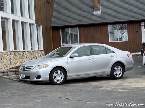 Photo 1 of 32 of 2011 Toyota Camry