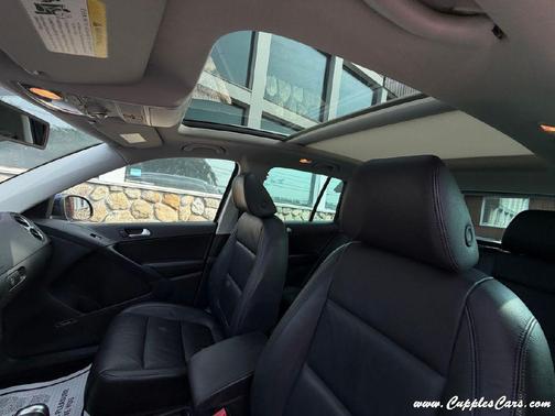 Night Blue Metallic 2016 Volkswagen Tiguan SEL