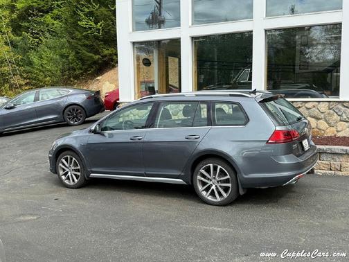 2017 Volkswagen Golf Alltrack TSI S