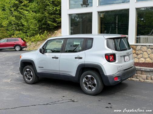 Silver 2015 Jeep Renegade Sport