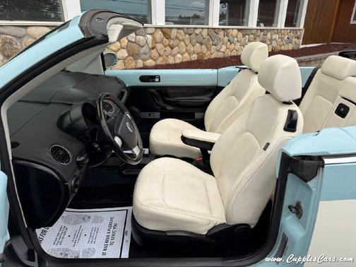 2010 Volkswagen New Beetle FINAL EDITION 1363