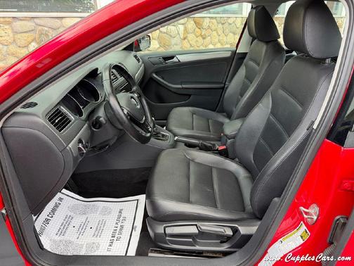 Red 2015 Volkswagen Jetta 1.8T SE