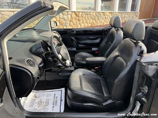 2010 Volkswagen New Beetle 