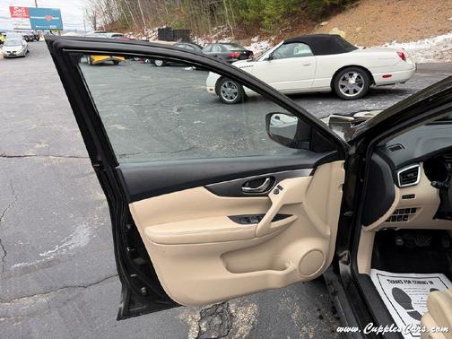 2016 Nissan Rogue SV