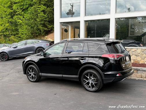 2017 Toyota RAV4 SE
