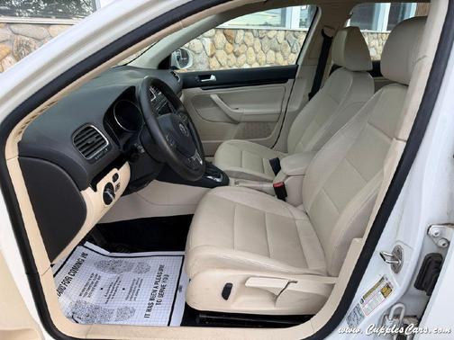 White 2011 Volkswagen Jetta SportWagen TDI