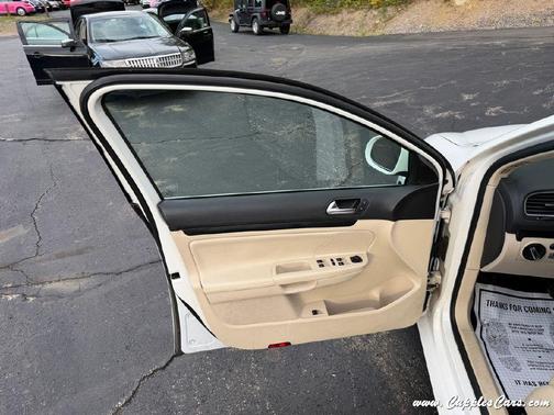 White 2011 Volkswagen Jetta SportWagen TDI