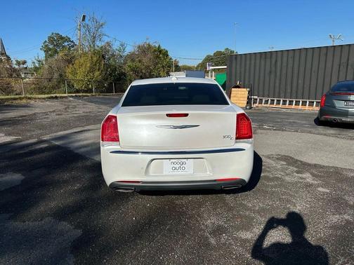 2015 Chrysler 300C Base