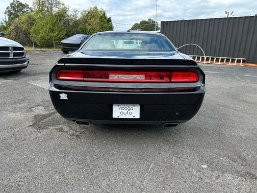 2013 Dodge Challenger SXT
