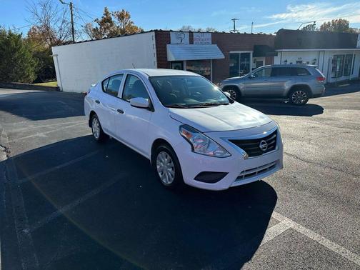 2018 Nissan Versa 1.6 S+
