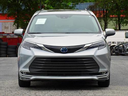 Silver 2024 Toyota Sienna XLE 8 Passenger