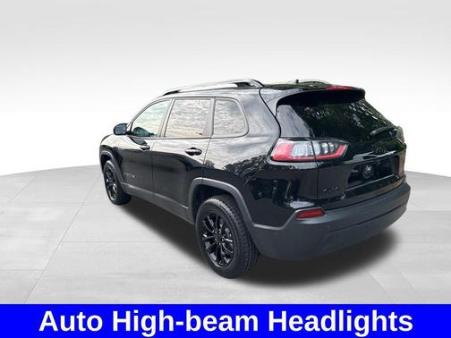 2023 Jeep Cherokee Altitude Lux