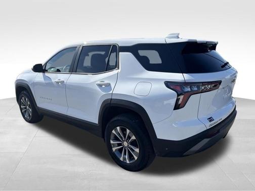 Summit White 2026 Chevrolet Equinox LT