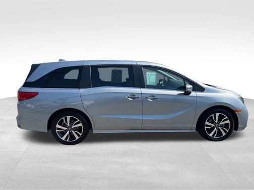 Lunar Silver Metallic 2023 Honda Odyssey Touring
