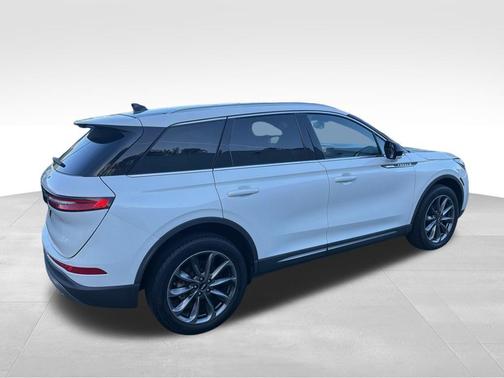 Pristine White 2022 Lincoln Corsair Standard