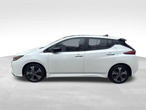 2022 Nissan Leaf SV PLUS