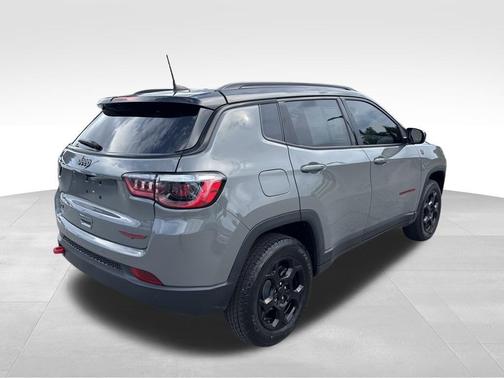 Sting Gray Clearcoat 2023 Jeep Compass Trailhawk
