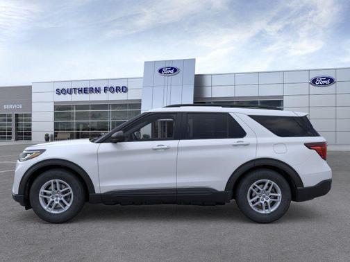 White Metallic 2026 Ford Explorer Active